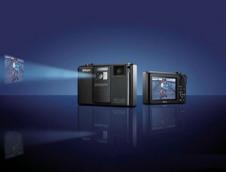 fotocamera-digitale-nikon-videocamera-con-videoproiettore-COOLPIX-S1000pj